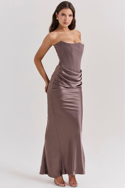 Robe longue de soirée bustier avec effet corset et plis raffinés