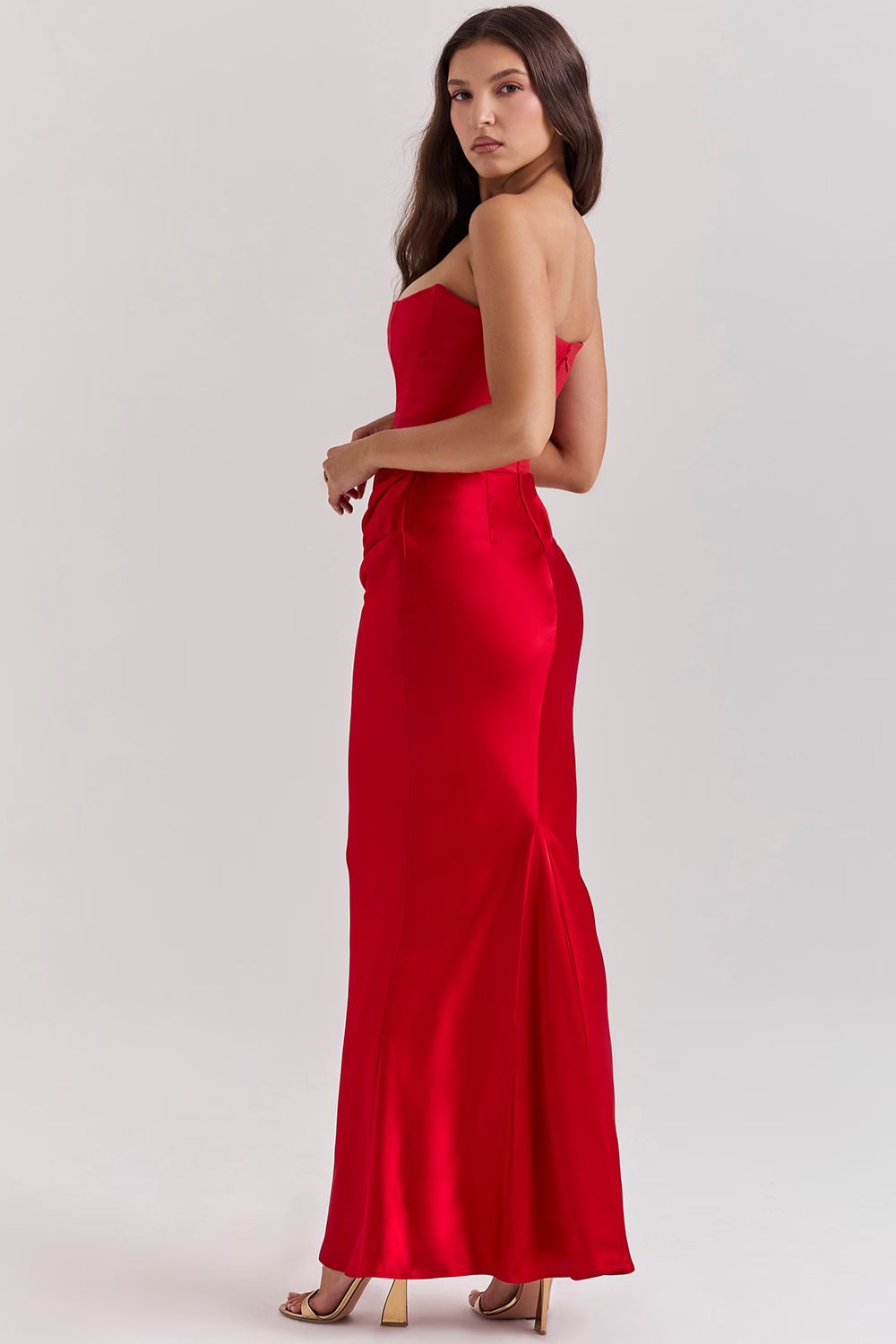 Robe longue de soirée bustier avec effet corset et plis raffinés