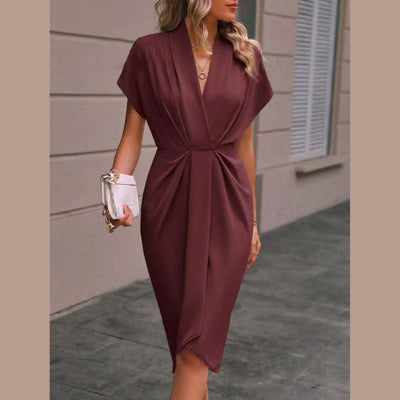 Louise – Robe à manches chauve-souris tendance avec décolleté en V et plis