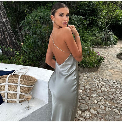 Judy Femme Robe midi en satin avec bretelles autour du cou