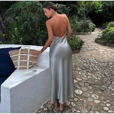 Judy Femme Robe midi en satin avec bretelles autour du cou