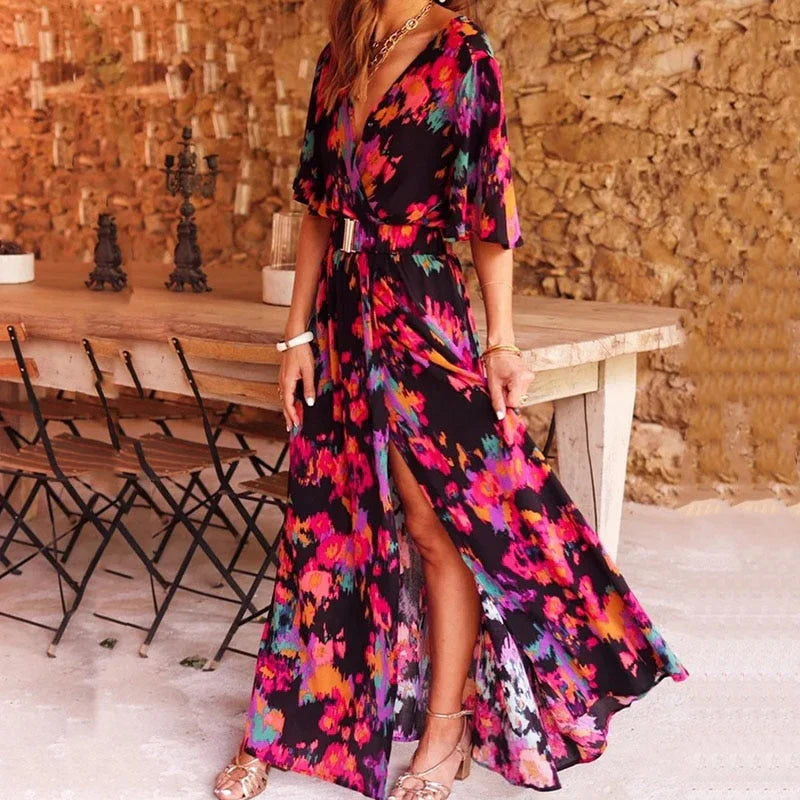 Robe longue élégante à imprimé raffiné avec fente latérale