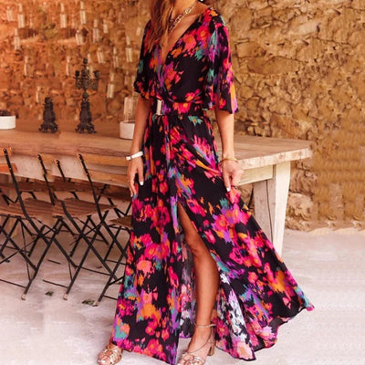Robe longue élégante à imprimé raffiné avec fente latérale