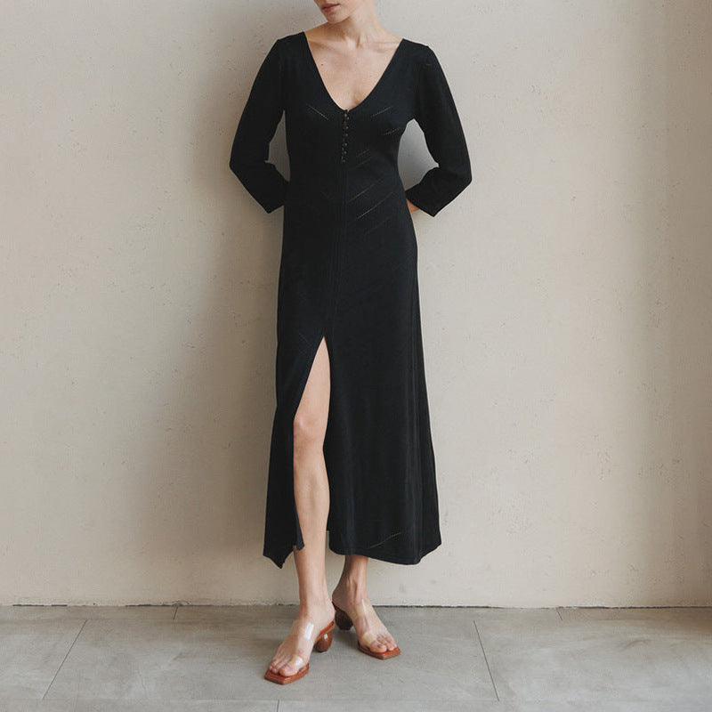 Robe femme – Longue tricotée – Coupe ajustée – Profond décolleté en V – Fente – Motif ajouré – Manches longues