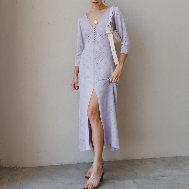 Robe femme – Longue tricotée – Coupe ajustée – Profond décolleté en V – Fente – Motif ajouré – Manches longues