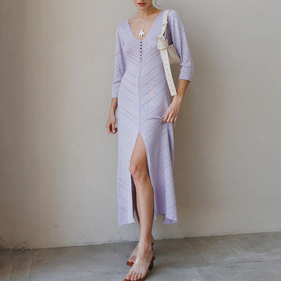 Robe femme – Longue tricotée – Coupe ajustée – Profond décolleté en V – Fente – Motif ajouré – Manches longues