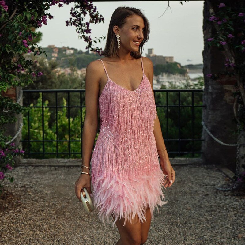 Samba – Une robe de cocktail élégante