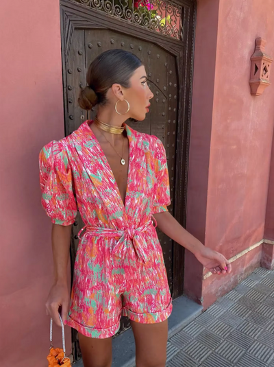 Combishort tendance avec encolure profonde et allure estivale