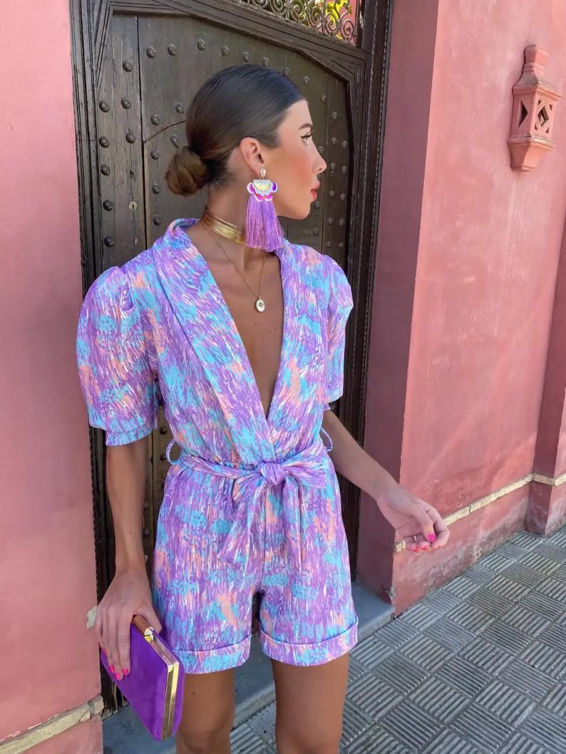 Combishort tendance avec encolure profonde et allure estivale