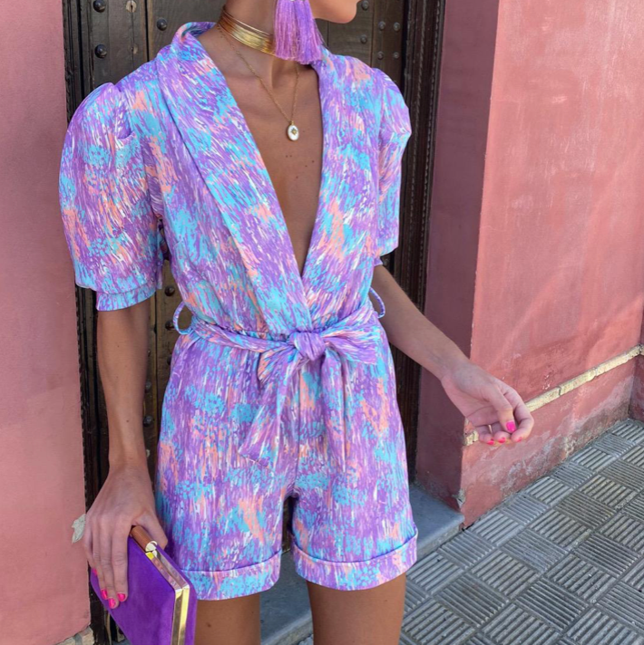 Combishort tendance avec encolure profonde et allure estivale