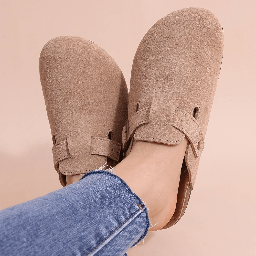 Sabots pour femme au style moderne et silhouette tendance
